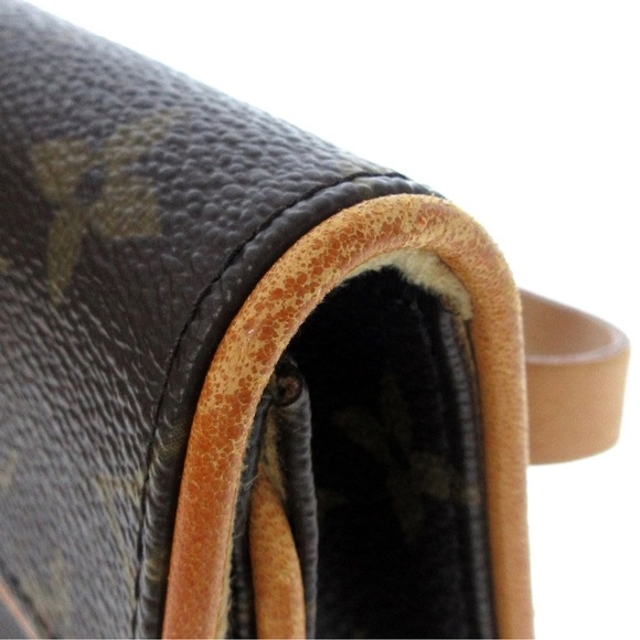 Louis Vuitton Pochette Florentine - Picture 13 of 15